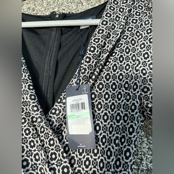 NWT Tommy Hilfiger Faux Wrap Short Sleeve Chiffon Dress Size 8 - Picture 9 of 9